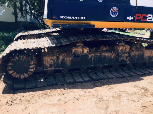 KOMATSU PC200-5 โทร0979285564 KOMATSU PC200-5 โทร0979285564