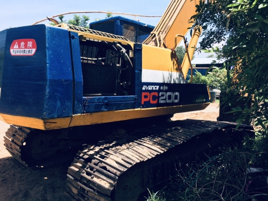 KOMATSU PC200-5 โทร0979285564 KOMATSU PC200-5 โทร0979285564