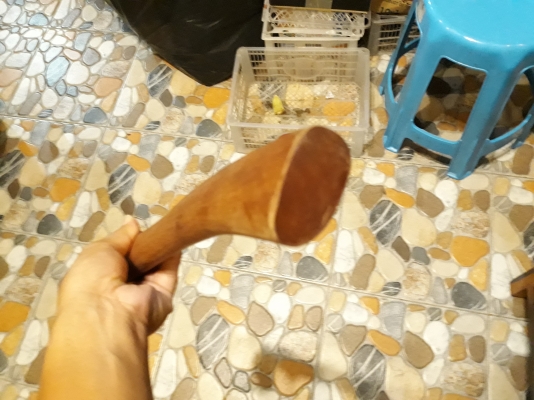ขายขวานตราเสือขนาด1 1/4ปอน MADE IN SWEDEN.ด้ามไม้ทางใต้ ขายขวานตราเสือขนาด1 1/4ปอน MADE IN SWEDEN.ด้ามไม้ทางใต้