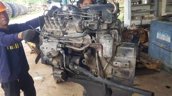 ขายเครื่องขมิ้น 4 สูบ 4BT turbo