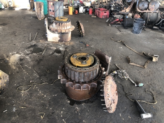 ขายตัวเดิน แมคโคKOMATSU 200-3