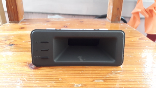 นาฬิกาติดรถ Mitsubishi Space Runner แบบดิจิตอล ทรงสี่เหลี่ยม มือสองจากญี่ปุ่น