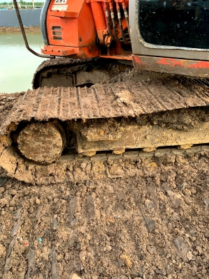 Hitachi zx135 US พร้อมใช้งานเล่มทะเบียน