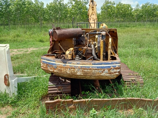 ขายแบคโคร KOMATSU PC40-5 ขายตามสภาพ เครื่องไม่เดิมเอกสารสัญญาซื้อขาย สนใจสอบถาม  .093 0764943 K  ตั้ม