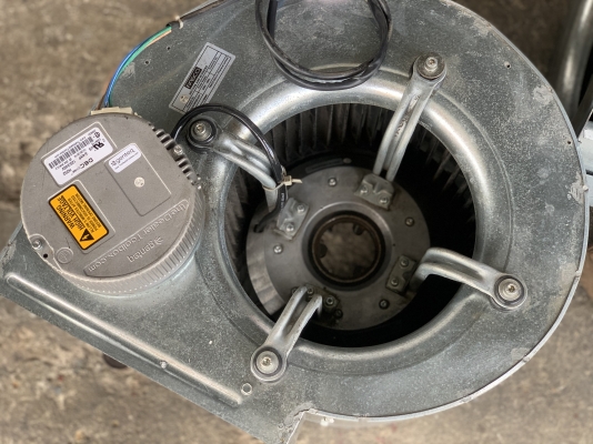 ขายพัดลมโบวเวอร์ดูด-เป่าอากาศ Genteq 3/4HP. 220V ไฟบ้าน made in USA. The Dealer toolbox สภาพสวย หมุนนิ่ม ให้ลมแรง พร้อมใช้งาน มี 3ตัวครับ ราคาตัวละ 2,800 บาท ขายพัดลมโบวเวอร์ดูด-เป่าอากาศ Genteq 3/4HP. 220V ไฟบ้าน made in USA. The Dealer toolbox สภาพสวย หมุนนิ่ม ให้ลมแรง พร้อมใช้งาน มี 3ตัวครับ ราคาตัวละ 2,800 บาท