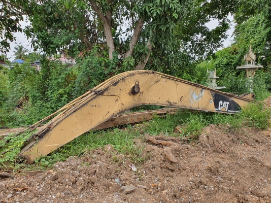 ขาย 125,000 บาท บูม-อาร์มยาว 13 เมตร เคยอยู่กับ CAT E120B.