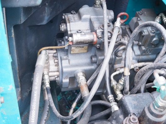 840000บาท  รถขุดเก่านอกยังไม่เคยใช้ในไทย KOBELCO SK135SR YY04