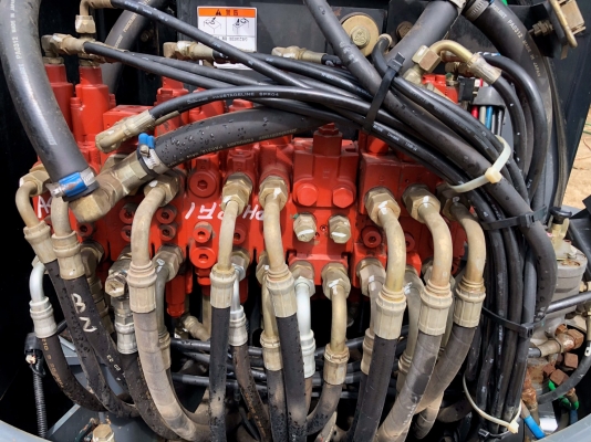 ขายรถแบคโฮ โกเบ Kobelco SK40SR-3 ไซต์ 4 ตัน ตู้เก๋ง รุ่นใหม่ระบบไว นำเข้าเองโดยขุมทรัพย์แทรคเตอร์ โทร 081-8581834