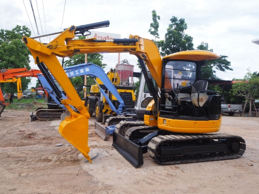 เก่านอกพร้อมเก็บสี ราคา 560,000 บาท CAT305SR ไม่เคยใช้ในไทย
