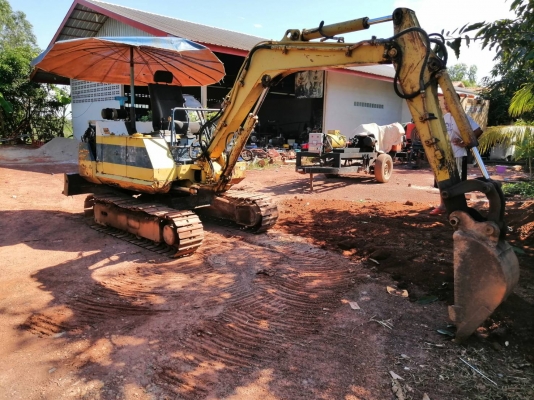 Komatsu pc20-6 ตักได้ดันได้ เครื่องดี ยางดี