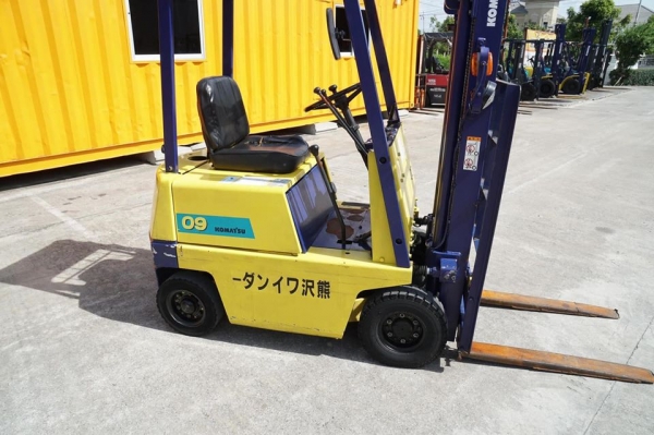ขายถูกมาก Komatsu FG09-2 ยก900โล เสาสูง3เมตร เครื่องยนต์เบนซิน สวย แห้งเดิมจากญี่ปุ่น