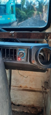 ขาย!! &gt;&gt;&gt; Komatsu PC60รุ่น5 รถดีพร้อมใช้งาน แอร์เย็น ช่วงล่างดี &lt;&lt;&lt; เบอร์ติดต่อ 098-7155789 086-4631102