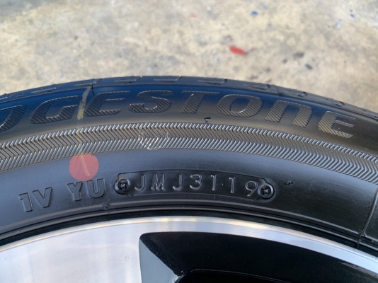 ล้อแม็ก Honda Jazz Hibrid ขอบ 15 ดำปัดเงา พร้อมยางใหม่ป้ายแดง 175-65-15 Bridgestone ปี 19 สวยกริ๊บๆ