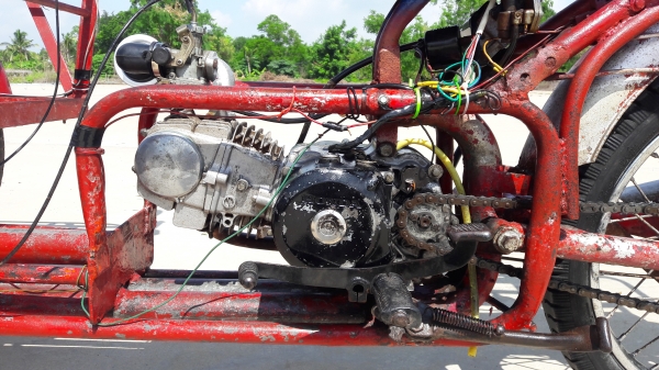 สามล้อแดง (ซาเล้ง) สามล้อแดง (ซาเล้ง)