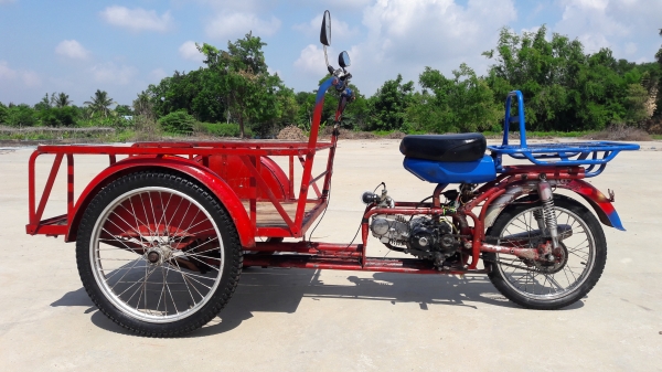 สามล้อแดง (ซาเล้ง) สามล้อแดง (ซาเล้ง)