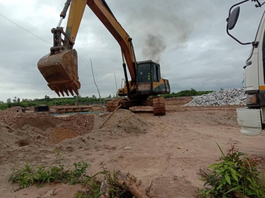 ขาย 385,000 บาท KOMATSU PC200 รุ่น 5