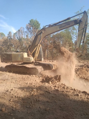 ขาย 495,000 บาท KOMATSU PC200 รุ่น 6 ขาย 495,000 บาท KOMATSU PC200 รุ่น 6