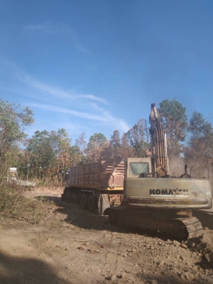 ขาย 495,000 บาท KOMATSU PC200 รุ่น 6 ขาย 495,000 บาท KOMATSU PC200 รุ่น 6
