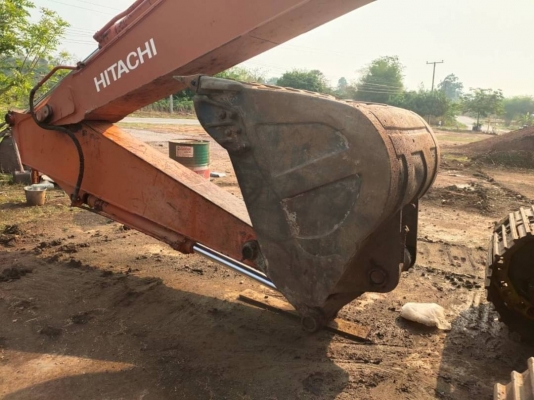 ขาย 980,000 รถแบคโฮ Hitachi ZX200-1