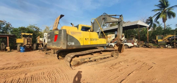 ขาย 750,000 บาท VOLVO EC210B Prime