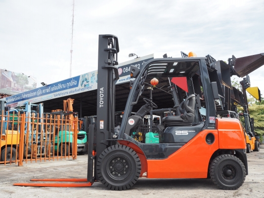 ขายรถโฟล์คลิฟท์มือสอง NISSAN P1F1A15WU นำเข้าจากญี่ปุ่น ยก 1.5 ตัน เสา 3 เมตร