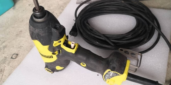 900บ.ส่งฟรี บล็อก/ไขควงไฟฟ้ายี่ห้อ HITACHI แรงบิดสูงสายไฟฟ้ายาว ใช้ไฟ100 โทร 083-2000058 LINE ID : l 900บ.ส่งฟรี บล็อก/ไขควงไฟฟ้ายี่ห้อ HITACHI แรงบิดสูงสายไฟฟ้ายาว ใช้ไฟ100 โทร 083-2000058 LINE ID : l