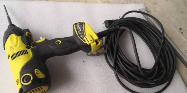 900บ.ส่งฟรี บล็อก/ไขควงไฟฟ้ายี่ห้อ HITACHI แรงบิดสูงสายไฟฟ้ายาว ใช้ไฟ100 โทร 083-2000058 LINE ID : l