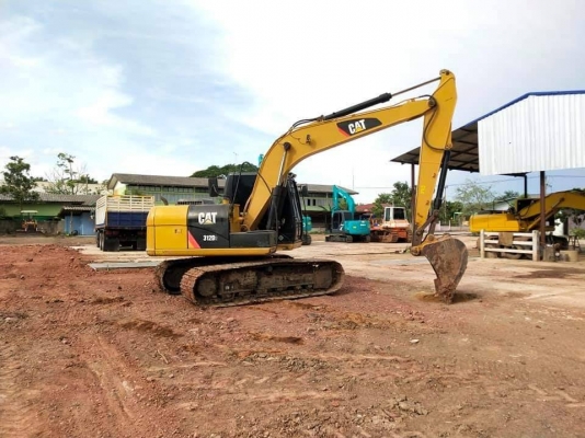 ขายCATERPILLAR. 312D. ทู  มือ 2 เมโทร  สภาพสวยมากๆๆ  แห้ง...ไม่มีผุ...พร้อมใช้  โทร 089-3818694จ๊อย