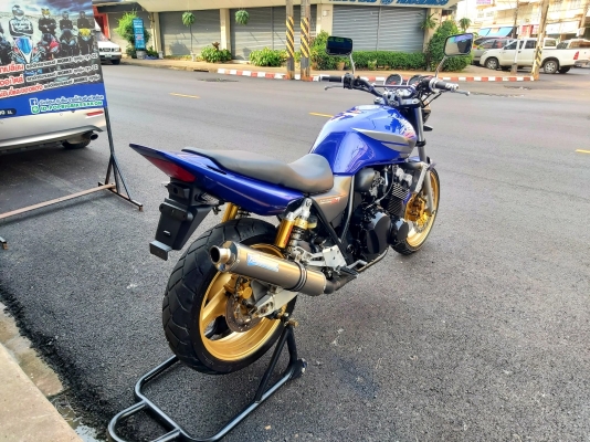 ขาย HONDA CB400 VTEC3 ปี2006 เดิมๆ มีท่อแต่งTSR หม้อน้ำแต่งมิเนียม จานดิสหน้าแต่ง แฮนด์บาร์ ประกับคันเร่งแต่ง เครื่องดี ระบบไฟติดครบ อินวอยส์ สรรพสามิตร ราคา 69500 บาท ส่งได้ทั่วไทย สนใจติดต่อ ☎️081-0578282 FACEBOOK ชาญณรงค์ ป๊อป ชัยอมฤต ไอดีไลน์ POPBIGBI
