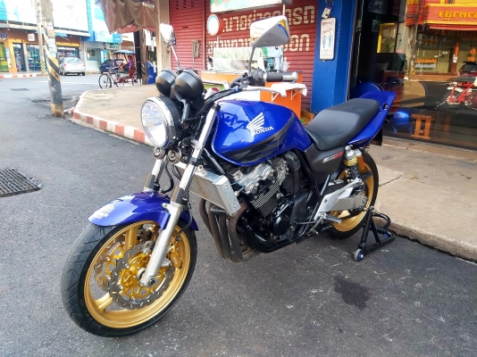 ขาย HONDA CB400 VTEC3 ปี2006 เดิมๆ มีท่อแต่งTSR หม้อน้ำแต่งมิเนียม จานดิสหน้าแต่ง แฮนด์บาร์ ประกับคันเร่งแต่ง เครื่องดี ระบบไฟติดครบ อินวอยส์ สรรพสามิตร ราคา 69500 บาท ส่งได้ทั่วไทย สนใจติดต่อ ☎️081-0578282 FACEBOOK ชาญณรงค์ ป๊อป ชัยอมฤต ไอดีไลน์ POPBIGBI