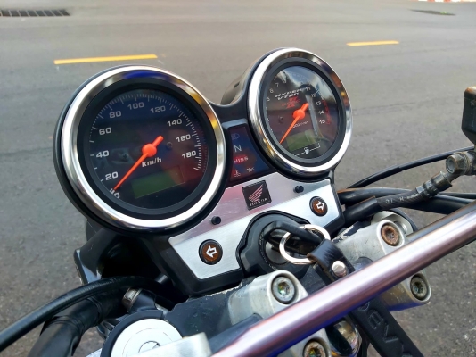 ขาย HONDA CB400 VTEC3 ปี2006 เดิมๆ มีท่อแต่งTSR หม้อน้ำแต่งมิเนียม จานดิสหน้าแต่ง แฮนด์บาร์ ประกับคันเร่งแต่ง เครื่องดี ระบบไฟติดครบ อินวอยส์ สรรพสามิตร ราคา 69500 บาท ส่งได้ทั่วไทย สนใจติดต่อ ☎️081-0578282 FACEBOOK ชาญณรงค์ ป๊อป ชัยอมฤต ไอดีไลน์ POPBIGBI
