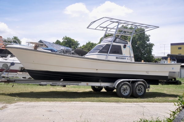 เรือตกปลา center console YAMAHA ydx 25 ดีเชล เครื่อง yamaha 3สูบ 1