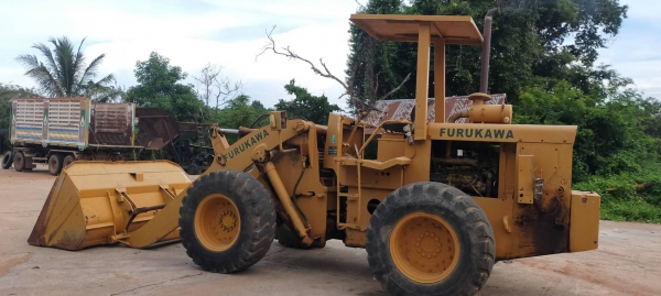 ขายด่วน รถตัก FULUKAWA FL170 เอวอ่อน รถพร้อมใช้งาน เครื่องปั้มดีเยี่ยม สนใจสอบถามไว้ใช้งาน  093 0764943 K ตั้ม
