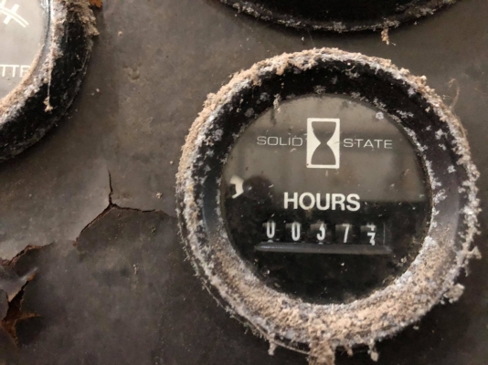 เครื่องปั่นไฟมือสอง 1000kva CUMMINS kta38-g5 ชั่วโมงน้อย 300 ชม รับประกัน1ปีหรือ100ชม เครื่องปั่นไฟมือสอง 1000kva CUMMINS kta38-g5 ชั่วโมงน้อย 300 ชม รับประกัน1ปีหรือ100ชม