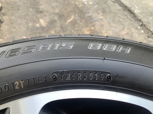 ล้อแม็ก Mazda 2 Skyativ ขอบ 15 สีดำปัดเงา พร้อมยางป้ายแดง 185-65-15 Dunlop ปี 19 สวยกริ๊บ