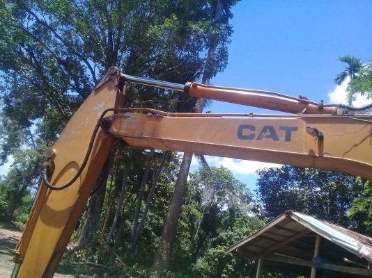 ขาย แบคโคร CAT E120 สภาพพร้อมใช้งาน เครื่องปั้มดี รถทำงานอยู่ครับ  สนใจ สอบถาม  093 0764943  K ตั้ม