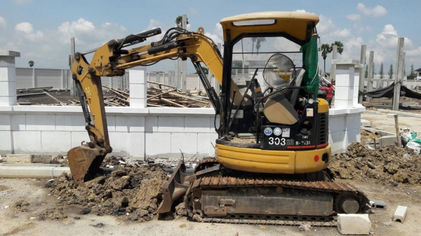 ขายรถ MACRO USED MINI EXCAVATOR - CATERPILLAR 303 น้ำหนัก 2,950 KG