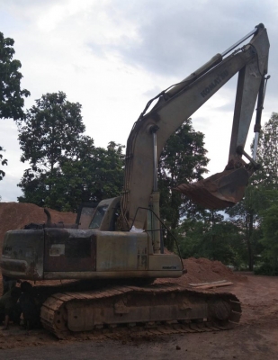 ขาย 495,000 บาท KOMATSU PC200 รุ่น 6