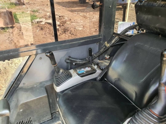 ขาย 695,000 บาท Komatsu Pc30MR GALEO