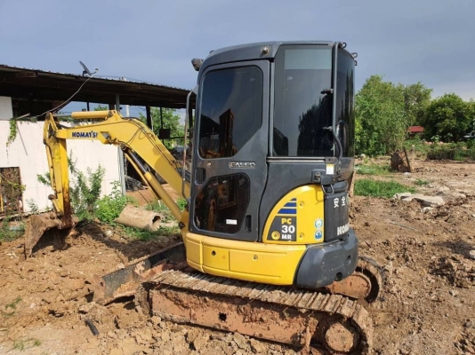 ขาย 695,000 บาท Komatsu Pc30MR GALEO