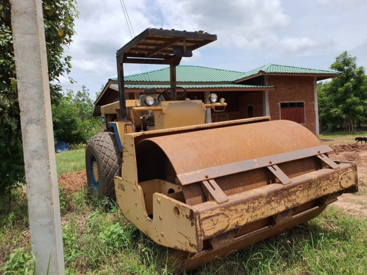 ขาย 375,000 รถบด 10 ตัน Komatsu JV100A. 1 เพลา
