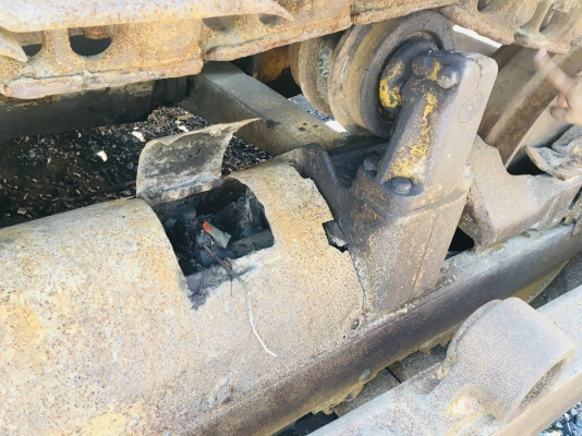 รถแทรคเตอร์ Caterpillar D6C เกียร์ตัด ใช้งานได้ปกติ