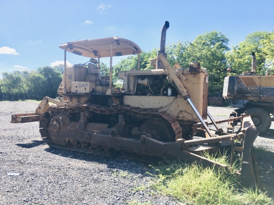 รถแทรคเตอร์ Caterpillar D6C เกียร์ตัด ใช้งานได้ปกติ รถแทรคเตอร์ Caterpillar D6C เกียร์ตัด ใช้งานได้ปกติ