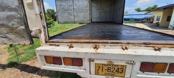 ขายตู้ 10 บาน ขนาด ยาว7.20 กว้าง2.40 ต่อรองราคาได้