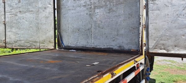 ขายตู้ 10 บาน ขนาด ยาว7.20 กว้าง2.40 ต่อรองราคาได้