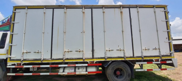 ขายตู้ 10 บาน ขนาด ยาว7.20 กว้าง2.40 ต่อรองราคาได้