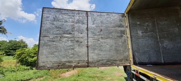 ขายตู้ 10 บาน ขนาด ยาว7.20 กว้าง2.40 ต่อรองราคาได้