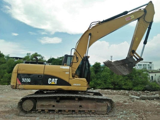 ขายด่วน CAT 320D สภาพสวยพร้อมใช้งาน เครื่องปั้มดีเยี่ยม ไฟฟ้าสมบูรณ์ โซ่ช่วงล่างพร้อมใช้งาน เอกสารใบแจ้งจำหน่าย รถใช้งาน 105&times;&times;  ชั่วโมง สนใจสอบถามไว้ใช้งาน  093 0764943 k ตั้ม