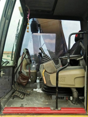 ขายด่วน CAT 320D สภาพสวยพร้อมใช้งาน เครื่องปั้มดีเยี่ยม ไฟฟ้าสมบูรณ์ โซ่ช่วงล่างพร้อมใช้งาน เอกสารใบแจ้งจำหน่าย รถใช้งาน 105&times;&times;  ชั่วโมง สนใจสอบถามไว้ใช้งาน  093 0764943 k ตั้ม