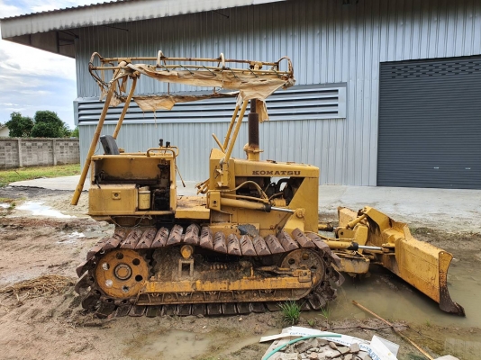 ขาย 155,000 รถแทรดเตอร์ Komatsu D20P-5 ขาย 155,000 รถแทรดเตอร์ Komatsu D20P-5